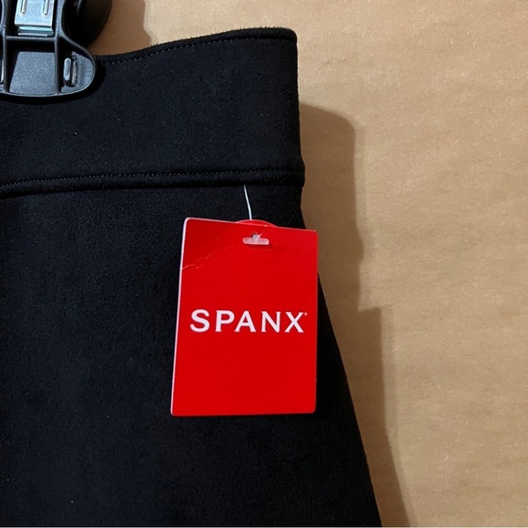 Spanx | NWT Faux Suede Mini Skirt A-Line Skort Built in Shorts Black Size XL - Picture 4 of 11
